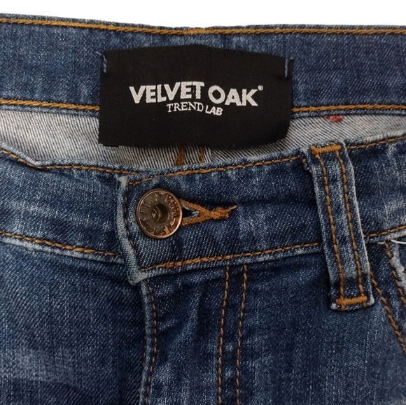 Velvet Oak Women's/Jr‎ Floral Embroidered Jeans 11 - Picture 9 of 9